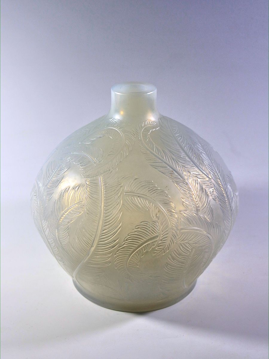 R. Lalique Vase Plumes