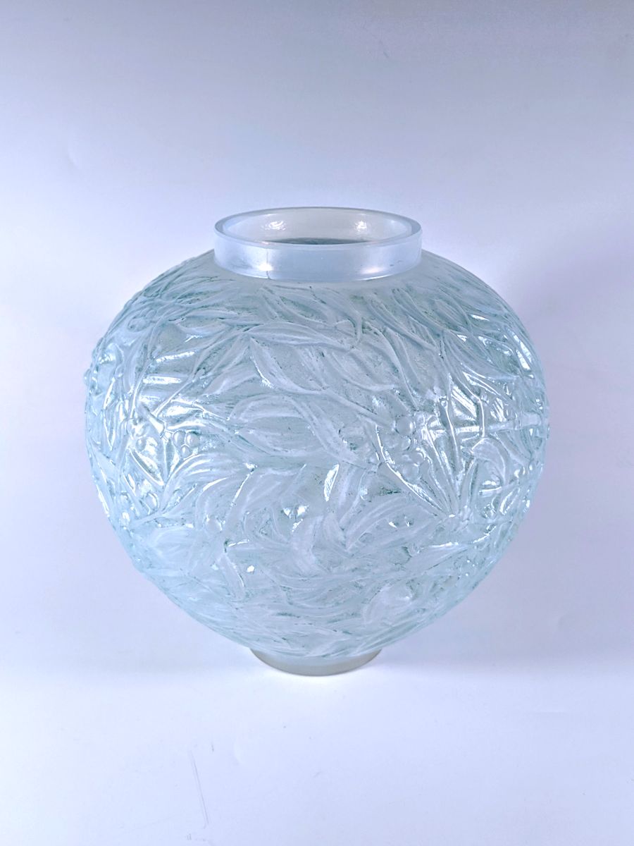 R.Lalique Vase Gui