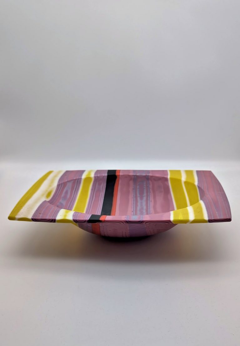 Feine Studio glass Fusing Schale von Klaus Moje Canberra Hamburg 1982 mit aufwendiger Kaltveredelung.